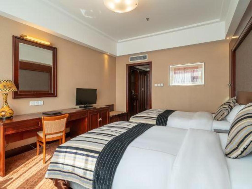 Yantai Golden Gulf Hotel Bagian luar foto
