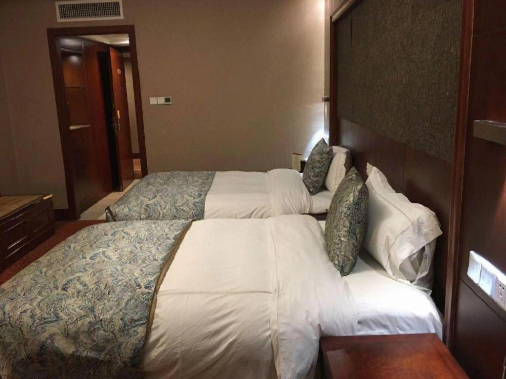 Yantai Golden Gulf Hotel Bagian luar foto