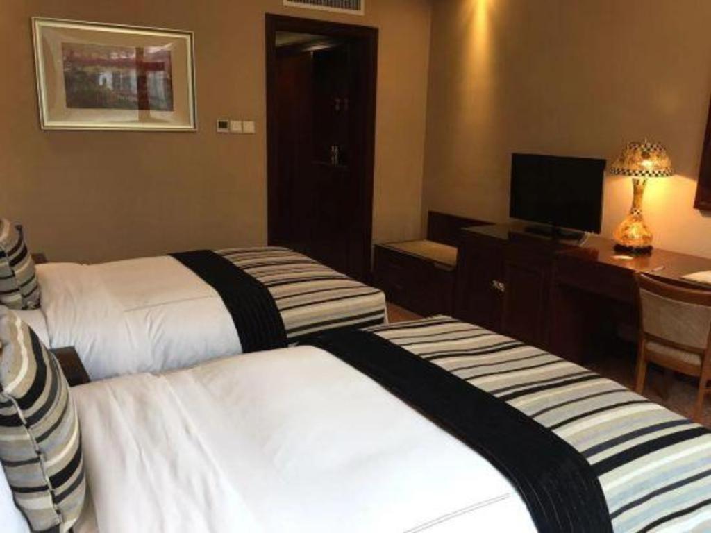 Yantai Golden Gulf Hotel Bagian luar foto