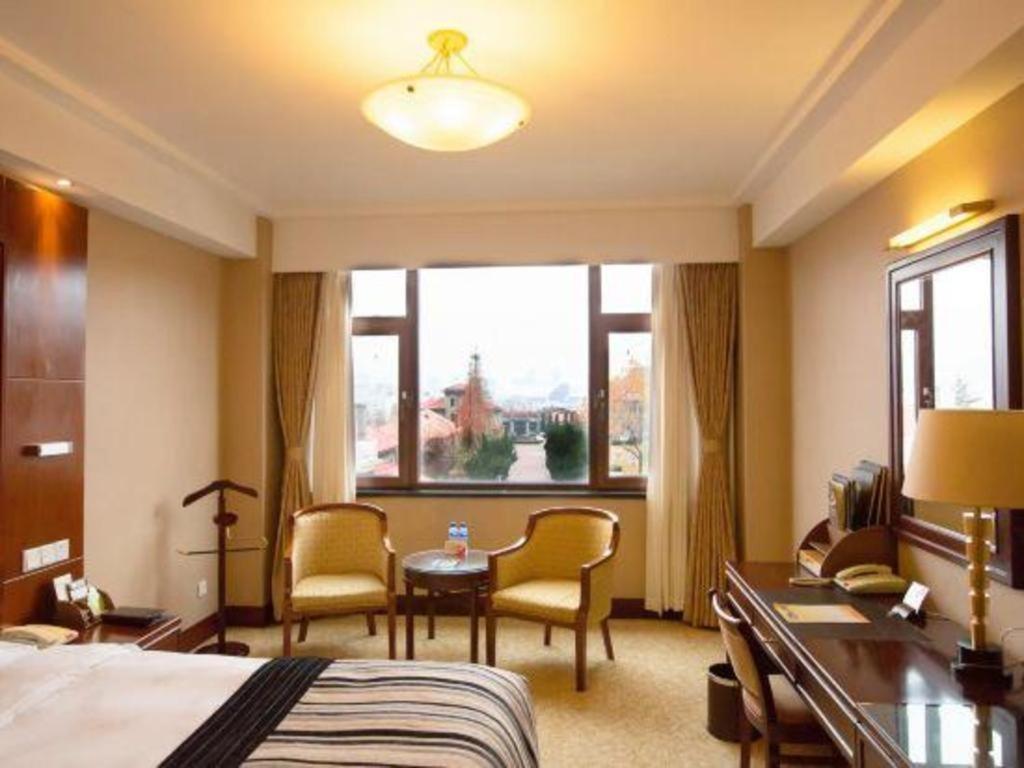 Yantai Golden Gulf Hotel Bagian luar foto