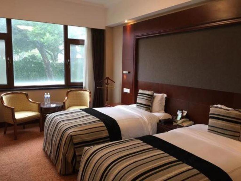 Yantai Golden Gulf Hotel Bagian luar foto