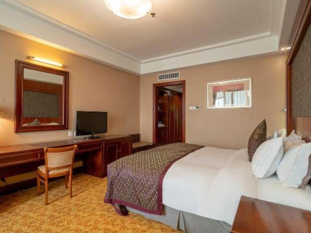 Yantai Golden Gulf Hotel Bagian luar foto