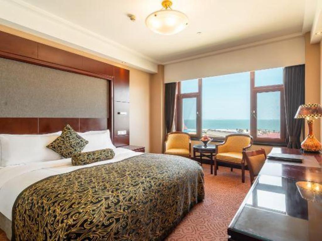 Yantai Golden Gulf Hotel Bagian luar foto
