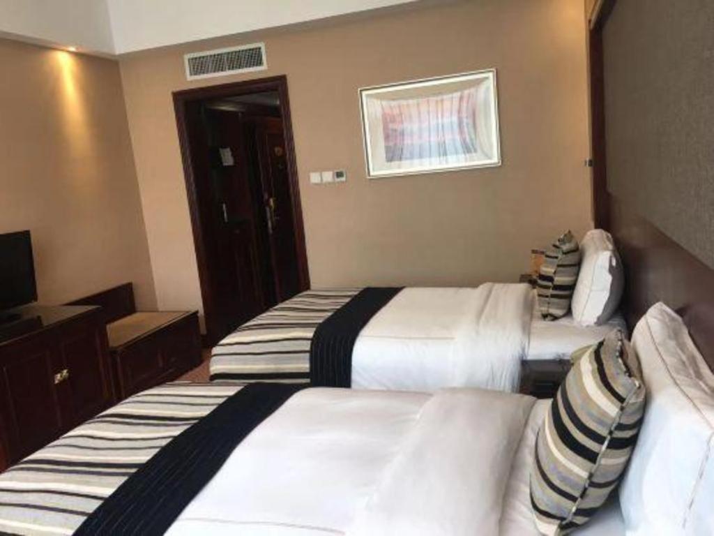 Yantai Golden Gulf Hotel Bagian luar foto
