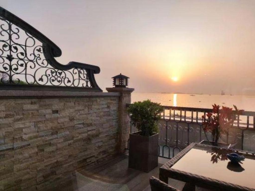Yantai Golden Gulf Hotel Bagian luar foto