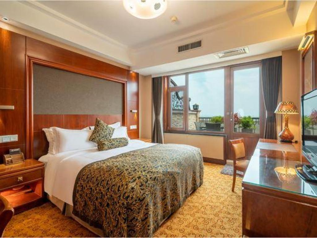 Yantai Golden Gulf Hotel Bagian luar foto