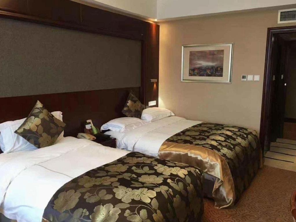 Yantai Golden Gulf Hotel Bagian luar foto